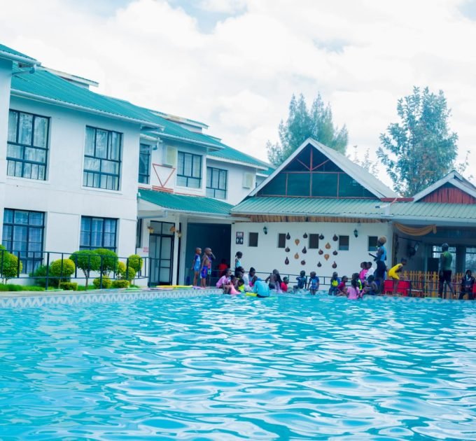 Hotel, Convention & Exhibition Center | large pool 🏊🏿 | Lux Hotel rooms 💤 and green open spaces 🌴🌿 great for group-friendly dining 🥩 All in the warm Savannah ☀