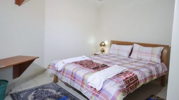 Hotel, Convention & Exhibition Center | large pool 🏊🏿 | Lux Hotel rooms 💤 and green open spaces 🌴🌿 great for group-friendly dining 🥩 All in the warm Savannah ☀